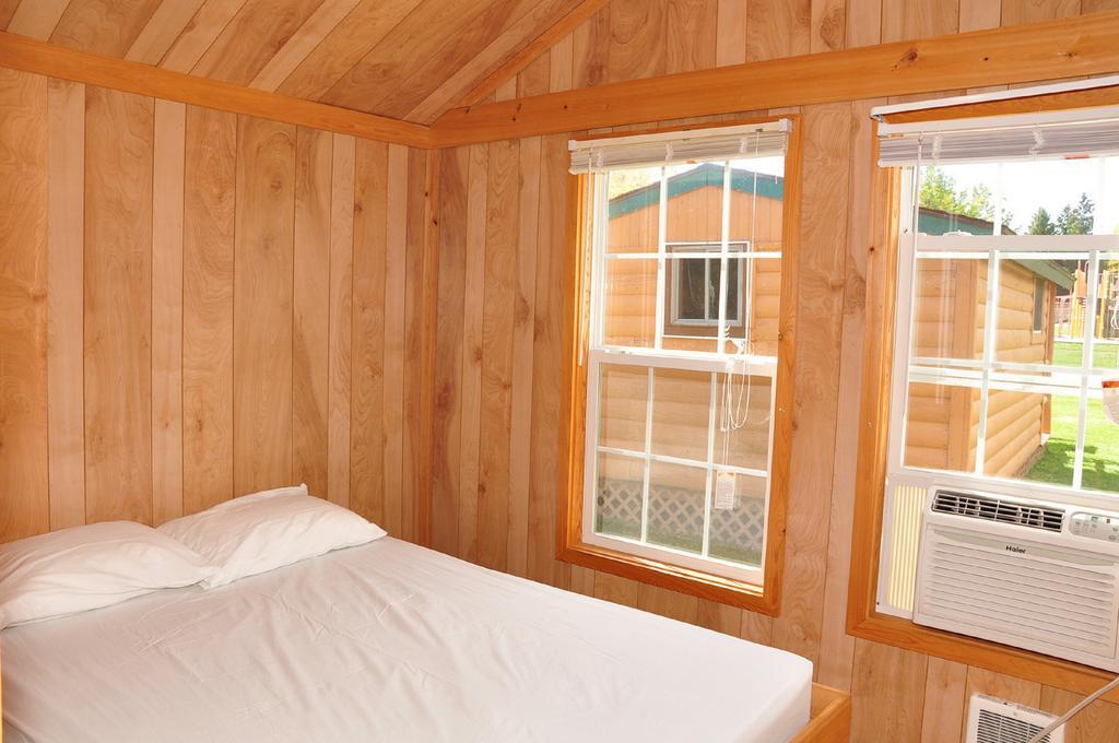 Plymouth Rock Camping Resort Rustic Cabin Elkhart Lake Dış mekan fotoğraf